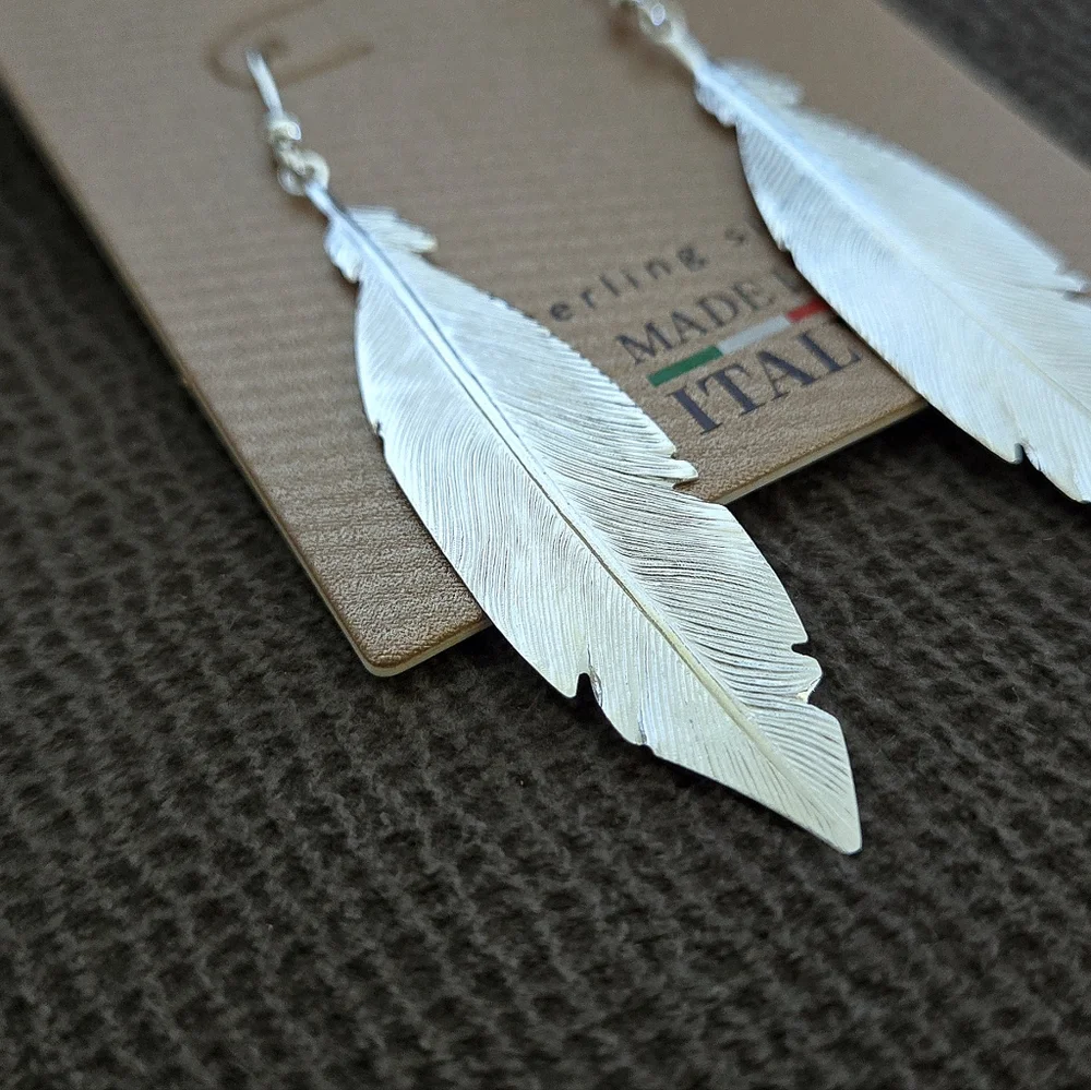 Mia Fiore Textured Silver🤍 Feather🪶 Earrings - Picture 15 of 16